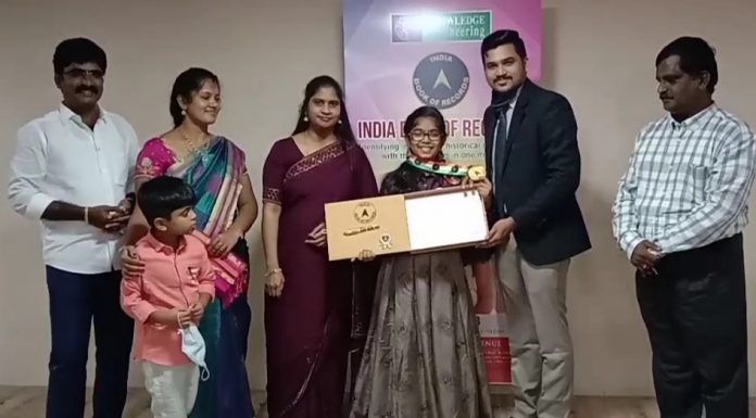 வரலாற்று நினைவு சின்னங்களின் பெயர்களை கூறி அசத்தும் தஞ்சை மாணவி