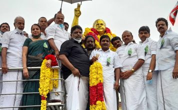 முன்னாள் முதல்வர் ஜெயலலிதா நினைவு நாள் மாலை அணிவித்து மரியாதை