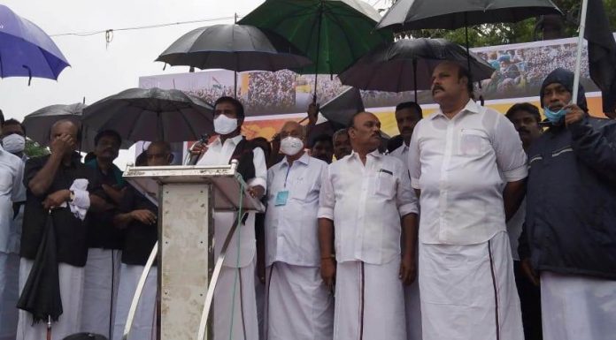 மத்திய அரசின் வேளாண் சட்டத்திற்கு எதிர்ப்பு தெரிவித்து திமுக கண்டன ஆர்பாட்டம்.