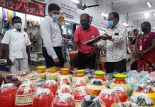 தஞ்சாவூர் பூம்புகார் விற்பனை நிலையத்தில் பாரம்பரிய கைவினைப் பொருள் கண்காட்சி