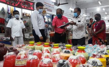 தஞ்சாவூர் பூம்புகார் விற்பனை நிலையத்தில் பாரம்பரிய கைவினைப் பொருள் கண்காட்சி