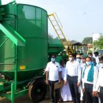 தஞ்சாவூர் மாவட்டத்தில் நெல் ஈரப்பதத்தை குறைக்கும் வகையில் நெல் உலர்த்தும் இயந்திரம்