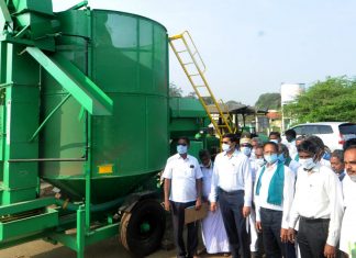 தஞ்சாவூர் மாவட்டத்தில் நெல் ஈரப்பதத்தை குறைக்கும் வகையில் நெல் உலர்த்தும் இயந்திரம்