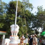 தஞ்சாவூரில் தேசிய கொடியினை மாவட்ட ஆட்சியர் கோவிந்தராவ் ஏற்றி வைத்து மரியாதை