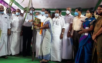 தஞ்சாவூர் மாவட்டத்தில் பொங்கல் பரிசு தொகுப்பு வழங்கும் பணி தொடக்கம்