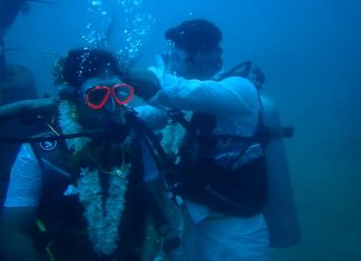 இந்தியாவில் முதல் முறையாக ஆழ்கடலில் திருமணம்
