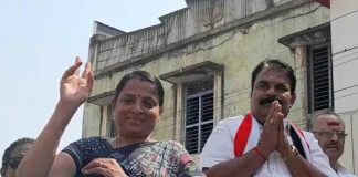 அதிமுக வேட்பாளர் வாக்கு சேகரித்து பிரமாண்ட பேரணி