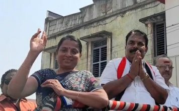 அதிமுக வேட்பாளர் வாக்கு சேகரித்து பிரமாண்ட பேரணி