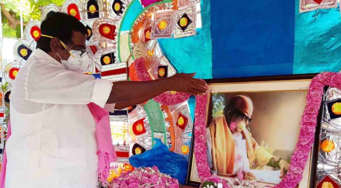 முன்னாள் முதல்வர் கருணாநிதி பிறந்தநாள் விழா எம்பி பழநிமாணிக்கம் மலர்தூவி மரியாதை