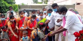 தஞ்சாவூரில் பள்ளி மாணவர்களுக்கு உற்சாக வரவேற்பு, ஆர்வத்துடன் பள்ளி மாணவர்கள் வருகை