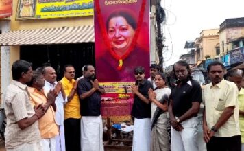 முன்னாள் முதல்வர் ஜெயலலிதா நினைவு நாள் , தஞ்சையில் அதிமுகவினர் மாலை அணிவித்து மரியாதை