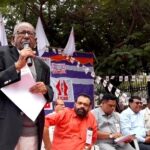 எல்ஐசியில் ஆன்லைன் வர்த்தகம் வணிகத்தை கைவிட வேண்டும் என வலியுறுத்தி ஹைதராபாத்தில் எல்ஐசி முகவர்கள் ஆயிரத்திற்கும் மேற்பட்டோர் தர்ணா போராட்டம்
