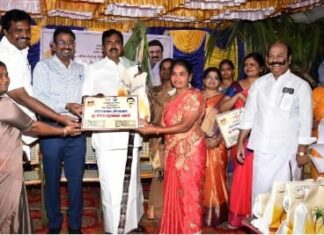 தஞ்சாவூர் மாவட்டத்தில் பொங்கல் பரிசு தொகுப்பு வழங்கும் திட்டத்தை எம்பி எஸ்.எஸ். பழநிமாணிக்கம் தொடங்கி வைத்தார்