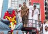 பேரறிஞர் அண்ணாவின் நினைவு நாளை முன்னிட்டு தஞ்சாவூரில் அண்ணாவின் உருவ சிலைக்கு அதிமுகவினர் மாலை அணிவித்து மரியாதை