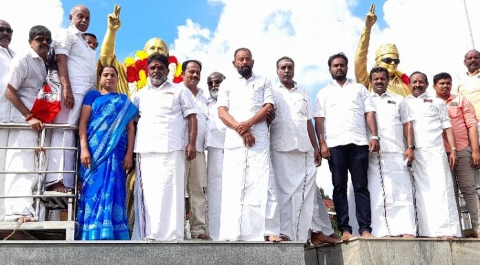 தஞ்சாவூரில் முன்னாள் முதல்வர் ஜெயலலிதாவின் பிறந்தநாள் விழா, உருவச்சிலைக்கு அதிமுகவினர் மாலை அணிவித்து மரியாதை