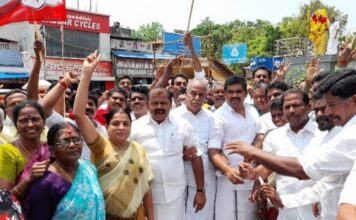 தஞ்சாவூரில் அதிமுக பொதுச் செயலாளர் இபிஎஸ் க்கு ஆதரவாக அதிமுகவினர் பட்டாசு வெடித்து இனிப்பு வழங்கி உற்சாக கொண்டாட்டம்