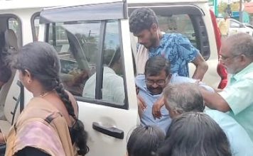 தஞ்சையில் விபத்தில் சிக்கியவர்களை மீட்டு தனது அரசு வாகனத்தில் மருத்துவமனைக்கு அனுப்பி வைத்த மாநகராட்சி துணை மேயர், பொதுமக்கள் பாராட்டு