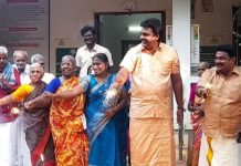 தஞ்சாவூரில் ஆதரவற்ற முதியோர் இல்லத்தில் தீபாவளி கொண்டாடிய எம்எல்ஏ மற்றும் மேயர், முதியோர்கள் நெகிழ்ச்சி