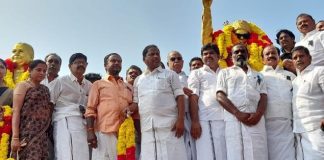 முன்னாள் முதல்வர்      எம்ஜிஆர் நினைவு நாள், அதிமுகவினர் மாலை அணிவித்து மரியாதை