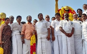 முன்னாள் முதல்வர் எம்ஜிஆர் நினைவு நாள், அதிமுகவினர் மாலை அணிவித்து மரியாதை