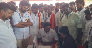 தஞ்சாவூரில் தமிழக முதலமைச்சர் விஜய் பிறந்தநாள் விழா, நலத்திட்ட உதவிகள், ரத்த தானம் வழங்கி தொண்டர்கள் உற்சாக கொண்டாட்டம்