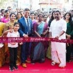 தஞ்சாவூரில் ஜோய் ஆலுக்காஸ் புதுப்பிக்கப்பட்ட ஷோரூமை மாநகராட்சி மேயர் அஞ்சுகம் பூபதி திறந்து வைத்தார்